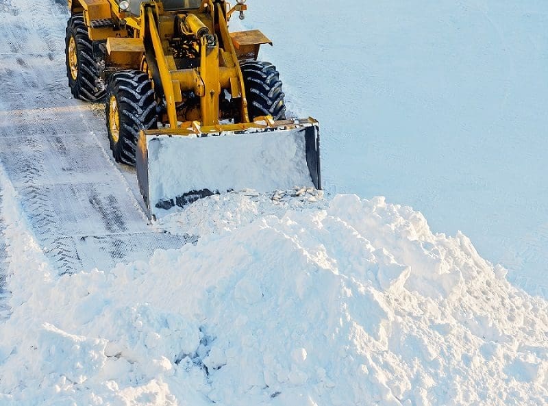 Seasonal commercial snow removal