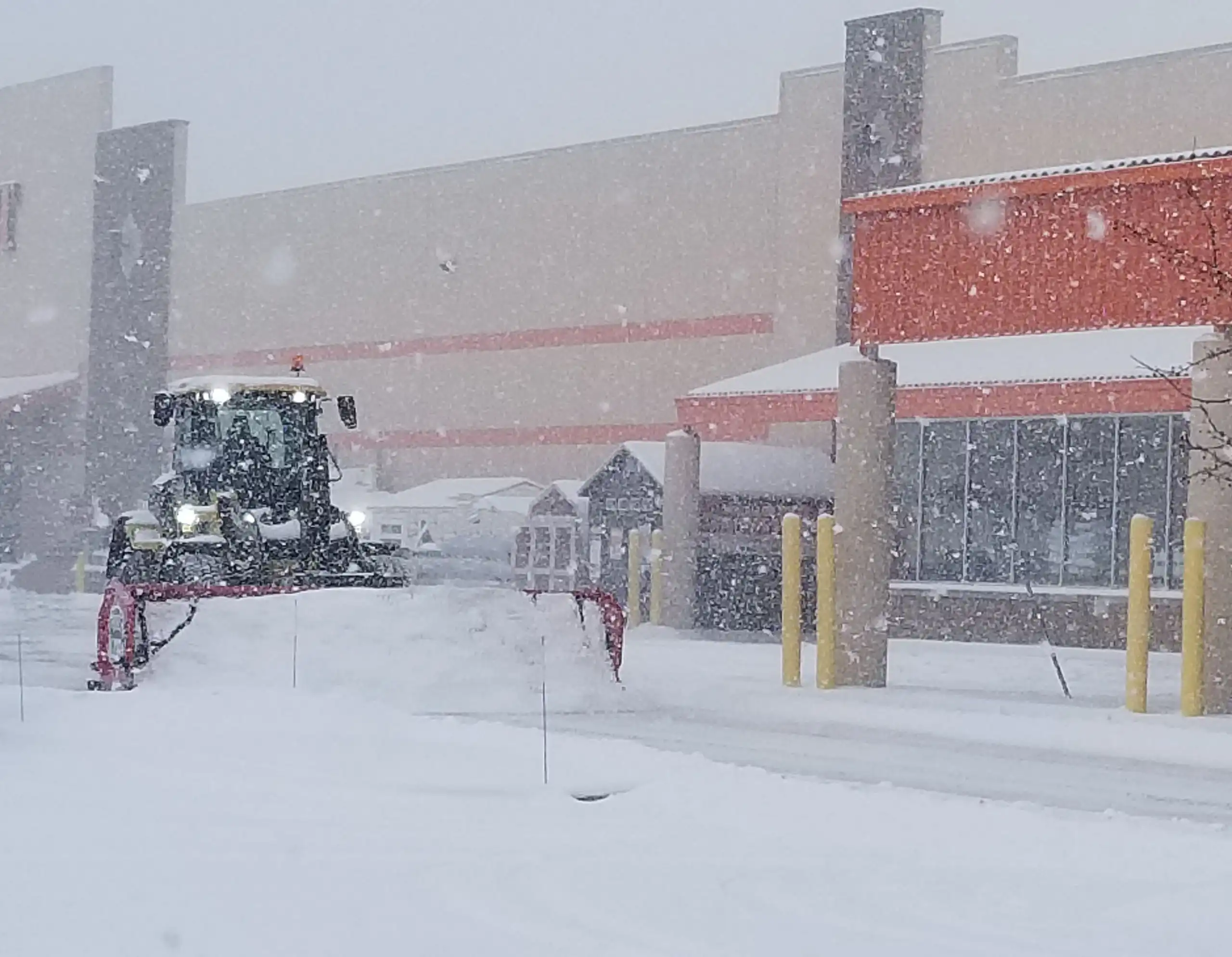 Cincinnati OH commercial snow plowing 1 Cincinnati OH commercial snow plowing 1