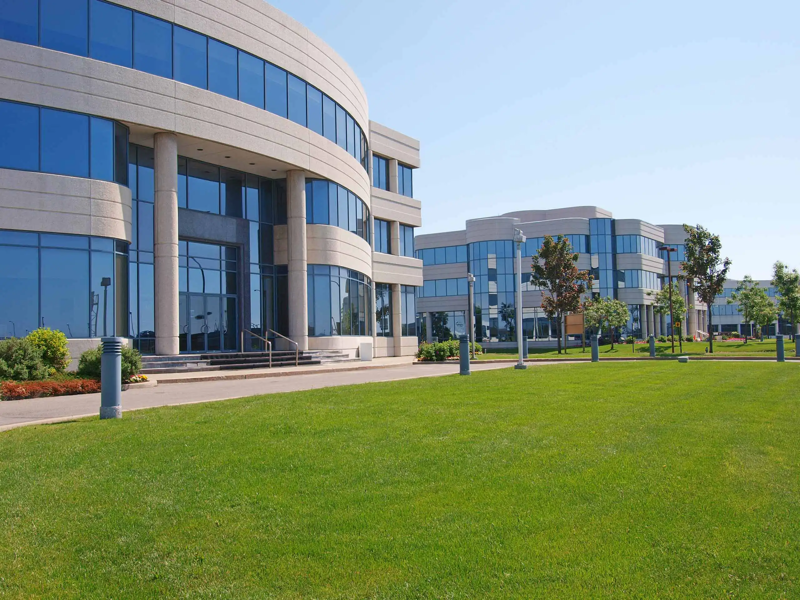 Cleveland, OH commercial landscape maintenance (1) Cleveland, OH commercial landscape maintenance (1)