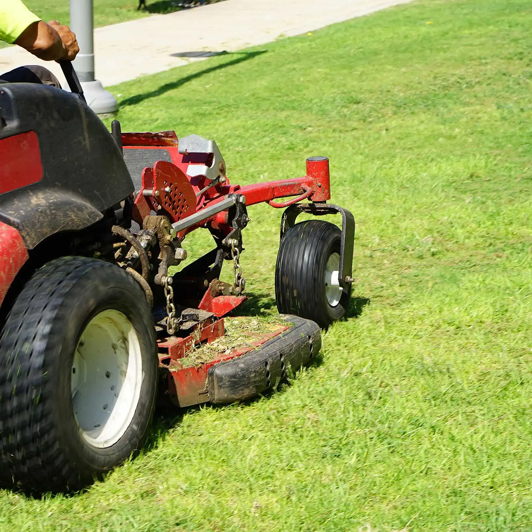 maple-grove-mn-commercial-landscape-maintenance2 maple-grove-mn-commercial-landscape-maintenance2