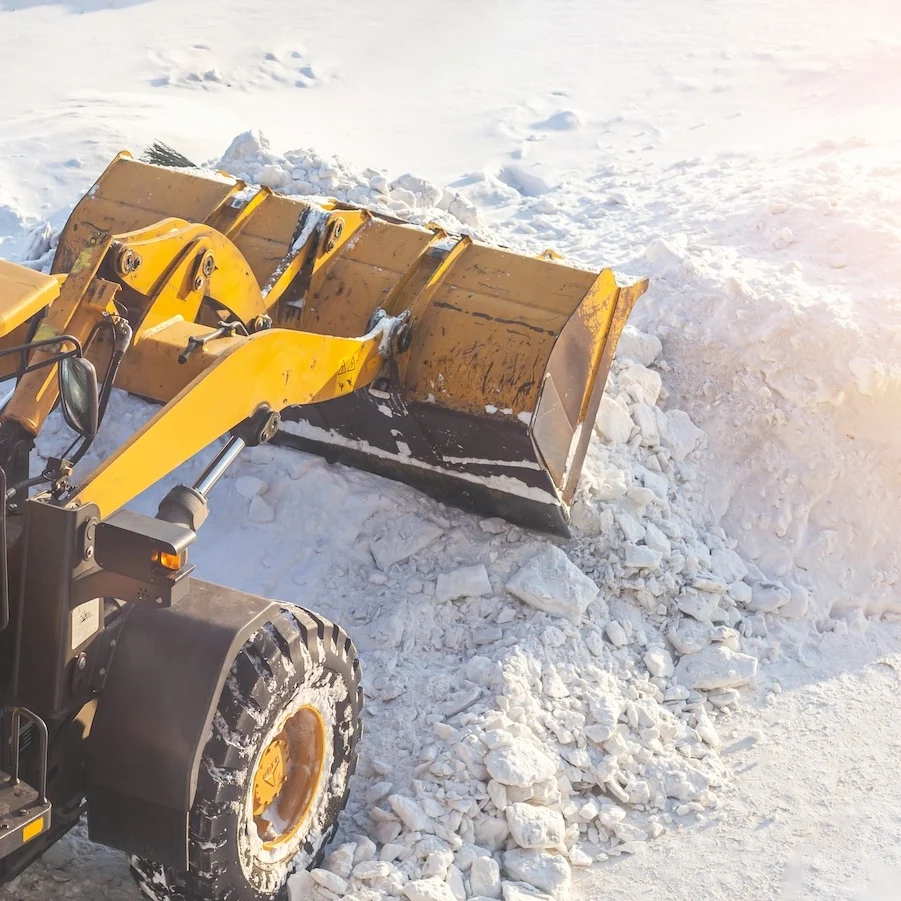 shutterstock_2198260155 Chicago, IL Commercial Snow Plowing
